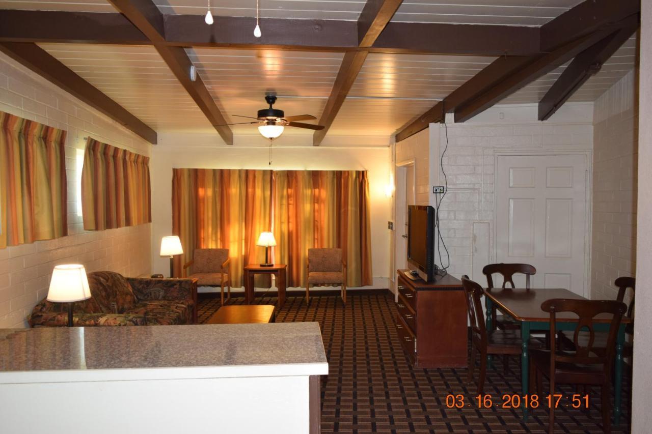 Stanlunds Inn And Suites Borrego Springs Buitenkant foto