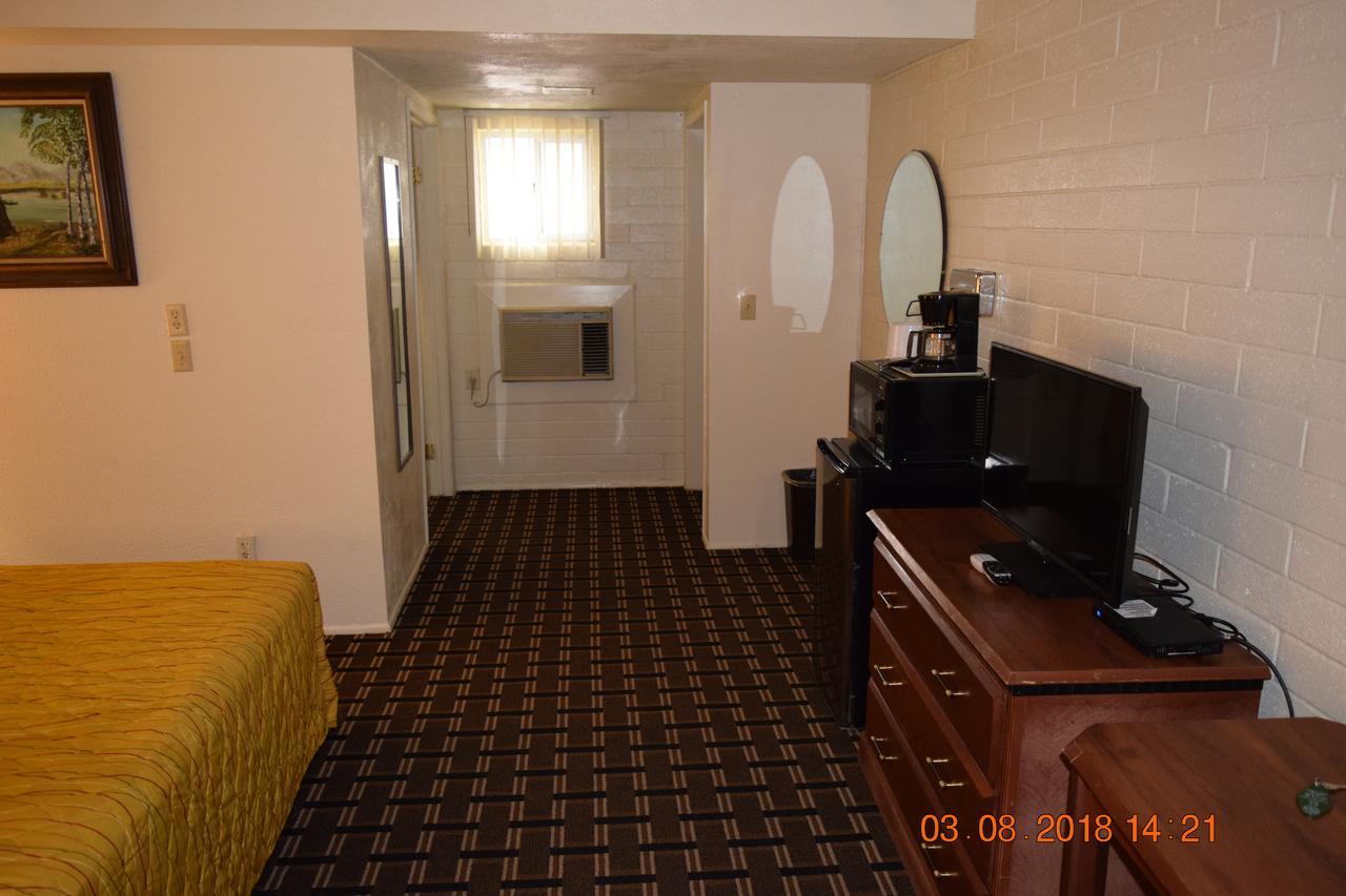 Stanlunds Inn And Suites Borrego Springs Buitenkant foto
