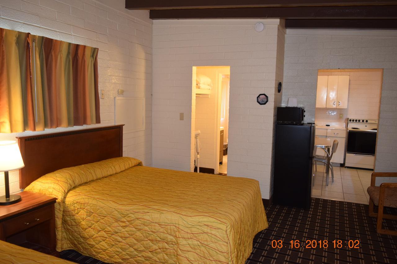 Stanlunds Inn And Suites Borrego Springs Buitenkant foto
