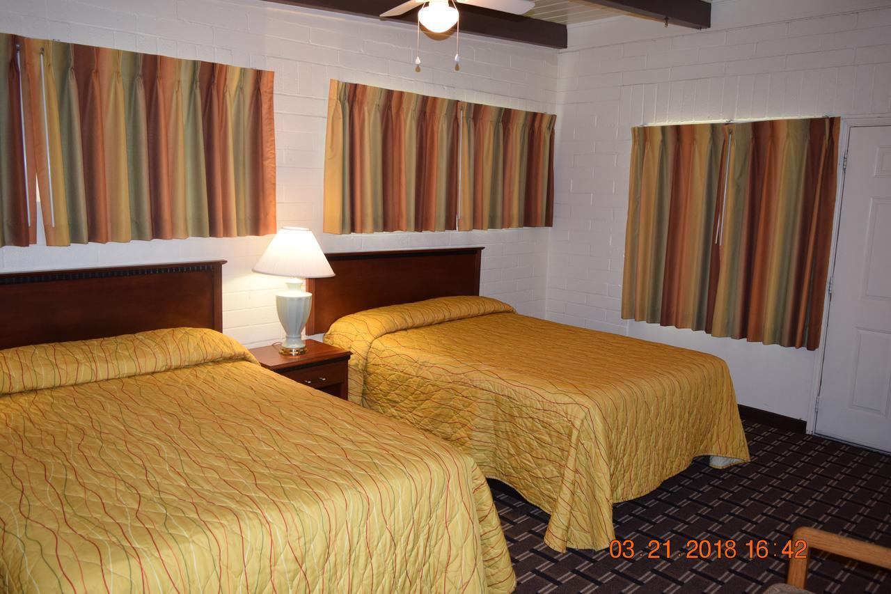 Stanlunds Inn And Suites Borrego Springs Buitenkant foto