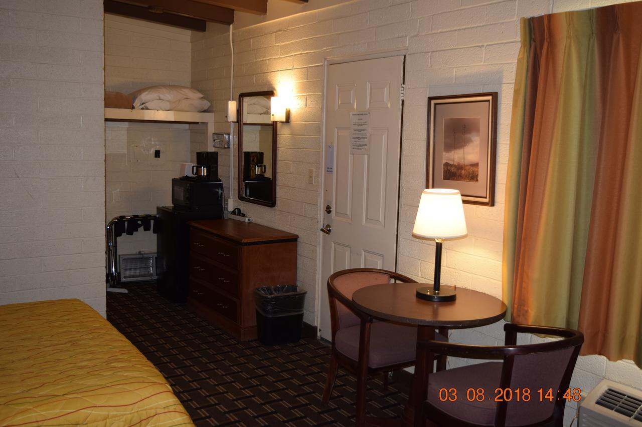 Stanlunds Inn And Suites Borrego Springs Buitenkant foto